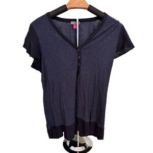 VINCE CAMUTO BLUE V NECK SHORT SKEEVE TOP WITH BUTTON DETAIL